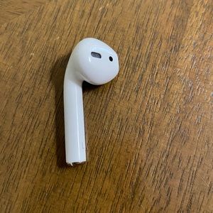 Left First Generation Apple Air Pod